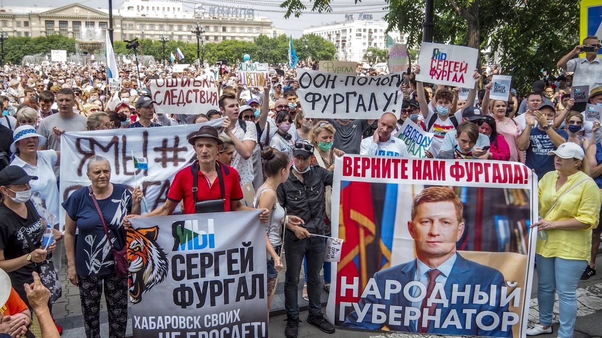 Demonstrace na podporu ruského gubernátora. Soudy vynesly první tresty